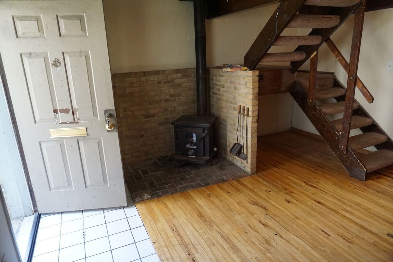 OSU North Campus 4 bedroom 2 bath townhouse - Photo 2 of 8