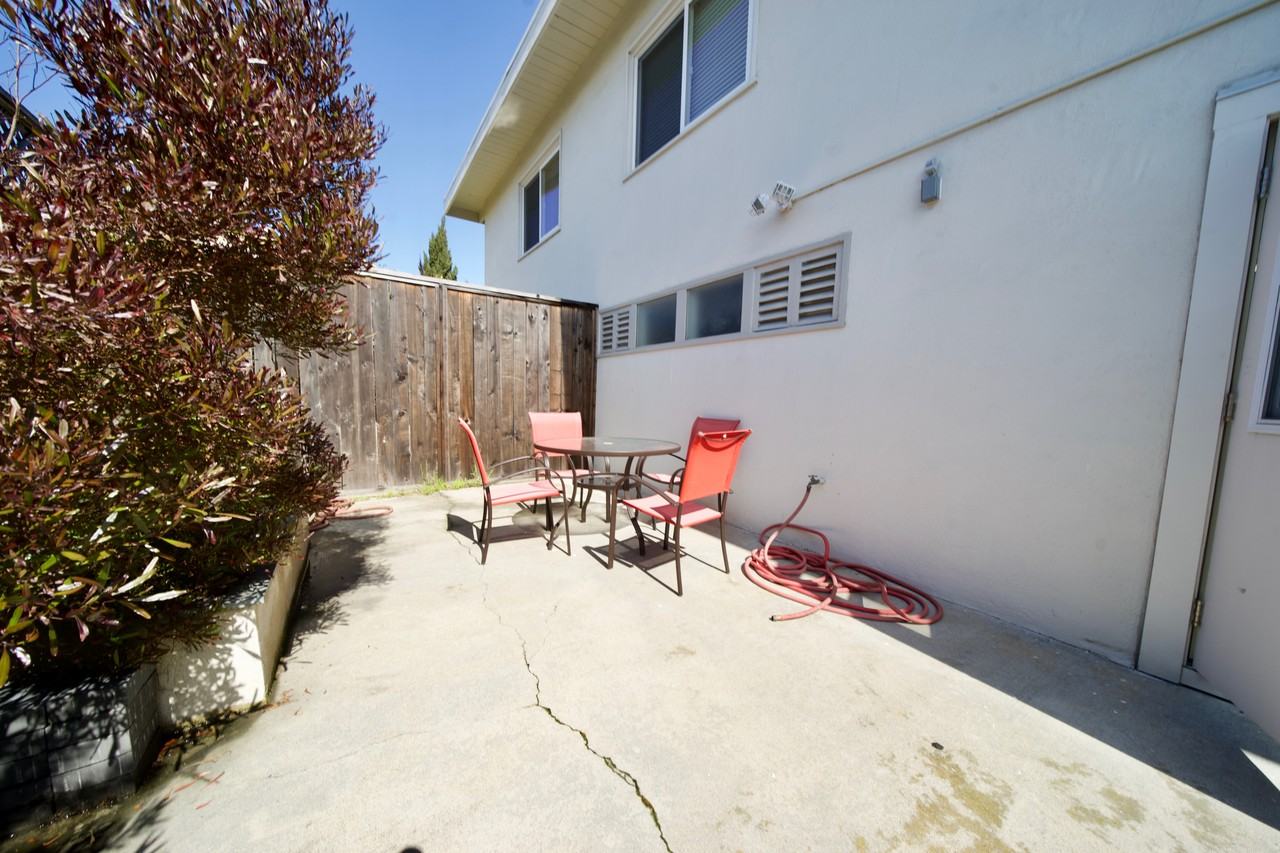 1926 Ivy - Photo 3 of 6