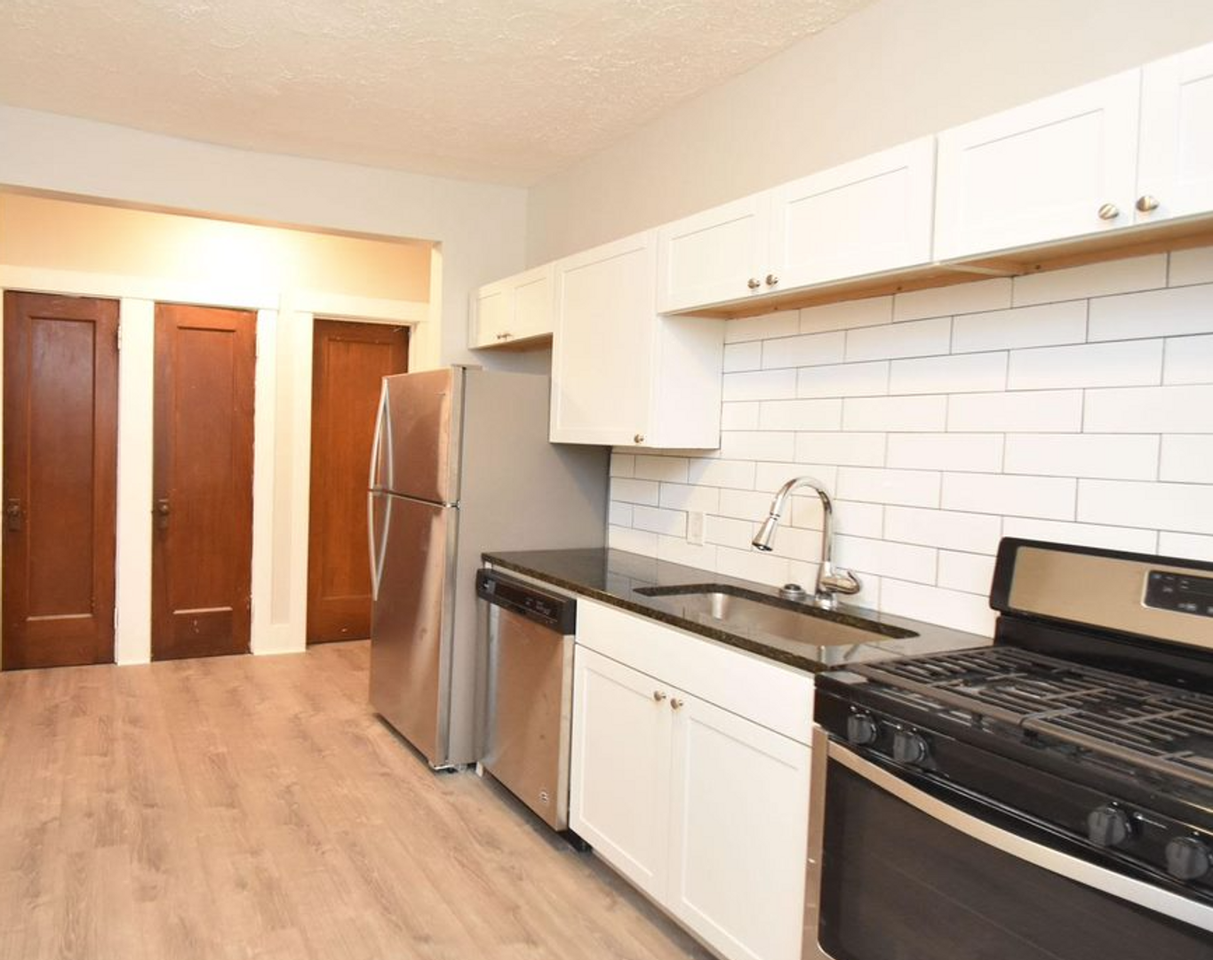 2017 E Main St - Photo 3 of 17