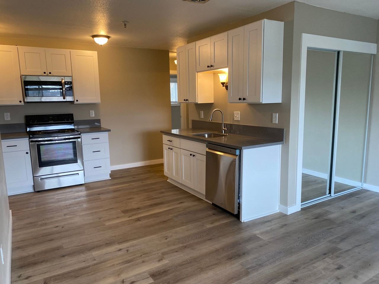 Park Hamlin - 2323 SE Harrison - Photo 5 of 8