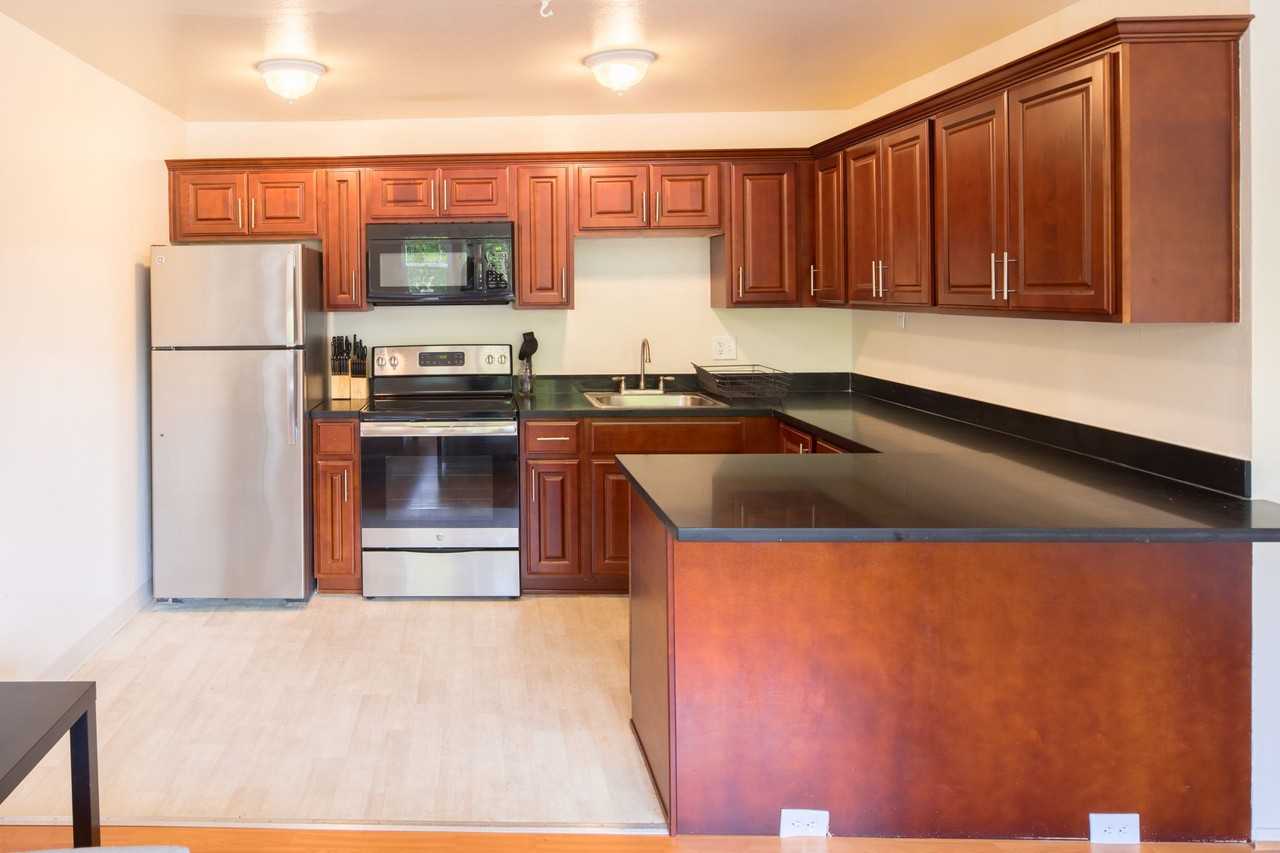 Dana - Photo 4 of 50