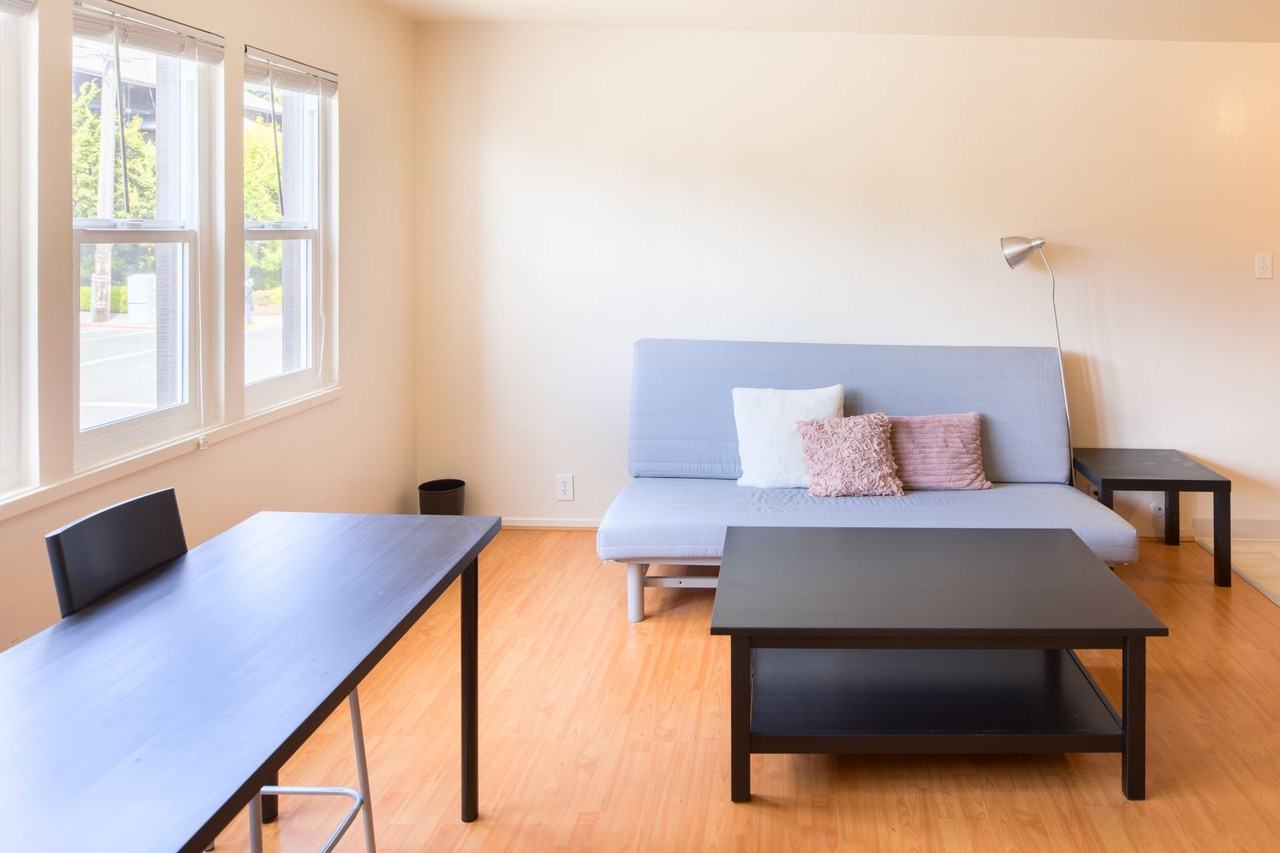 Dana - Photo 5 of 50