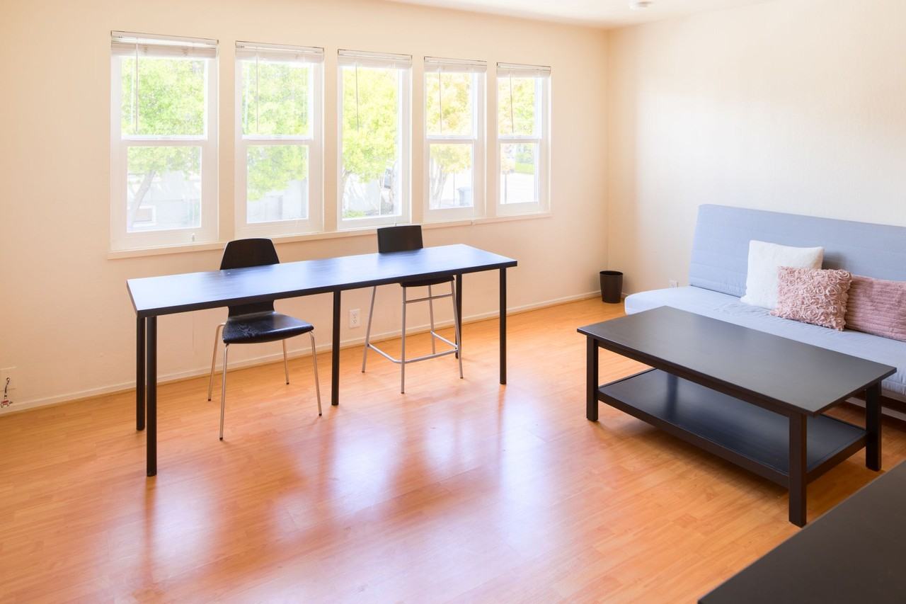 Dana - Photo 7 of 50