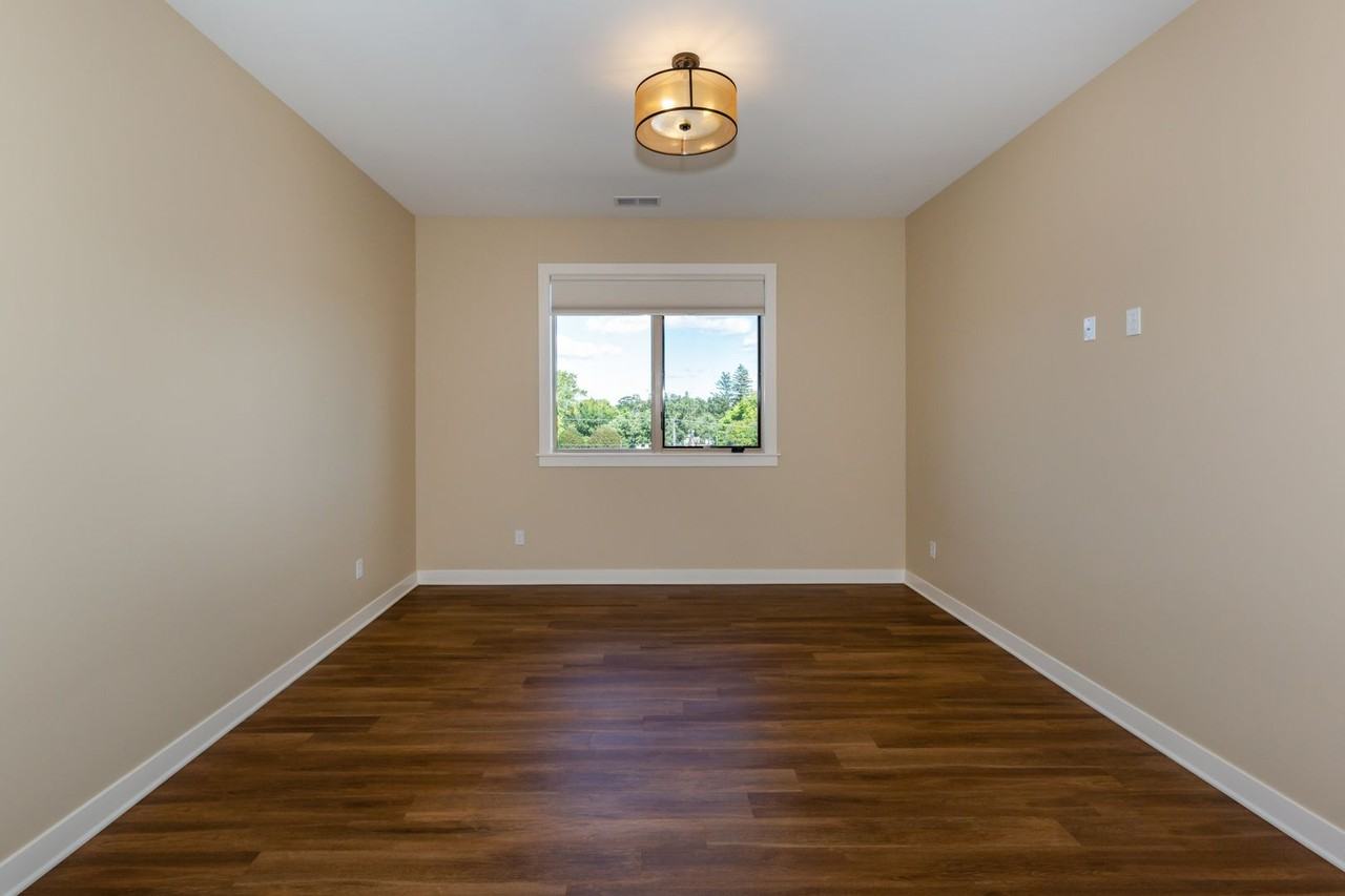 Agora Tower - Photo 4 of 49