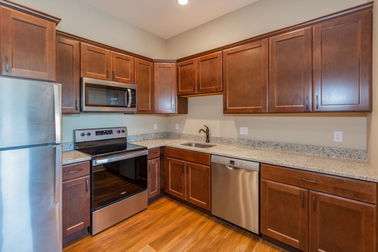 Agora Tower - Photo 6 of 49