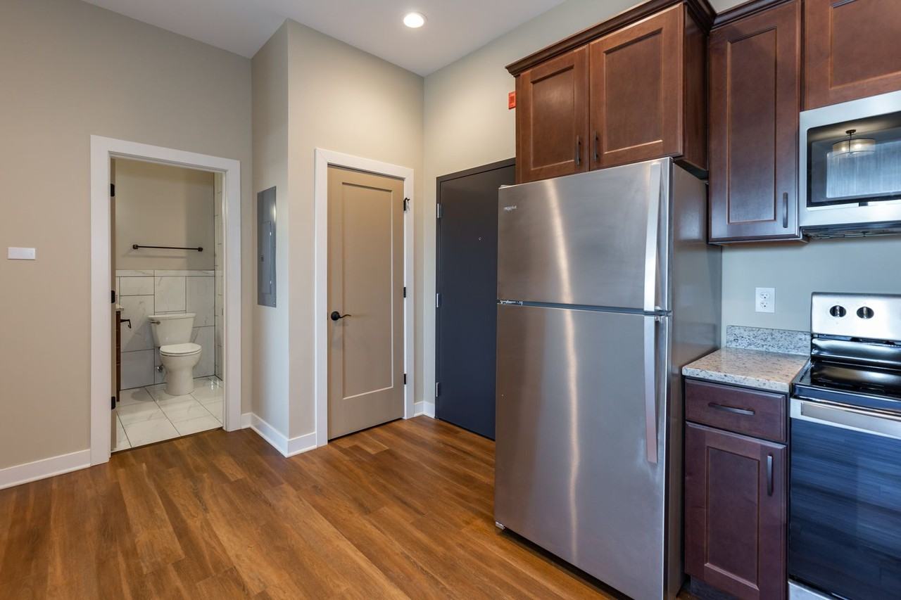 Agora Tower - Photo 7 of 49