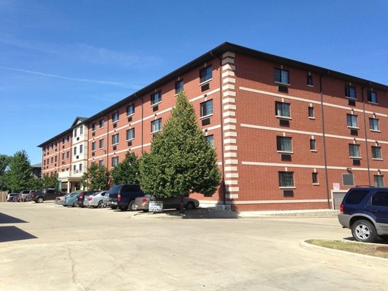 Onan Place Apartments 3370 W Brooke Ave, Waukegan, IL 60087 Zumper