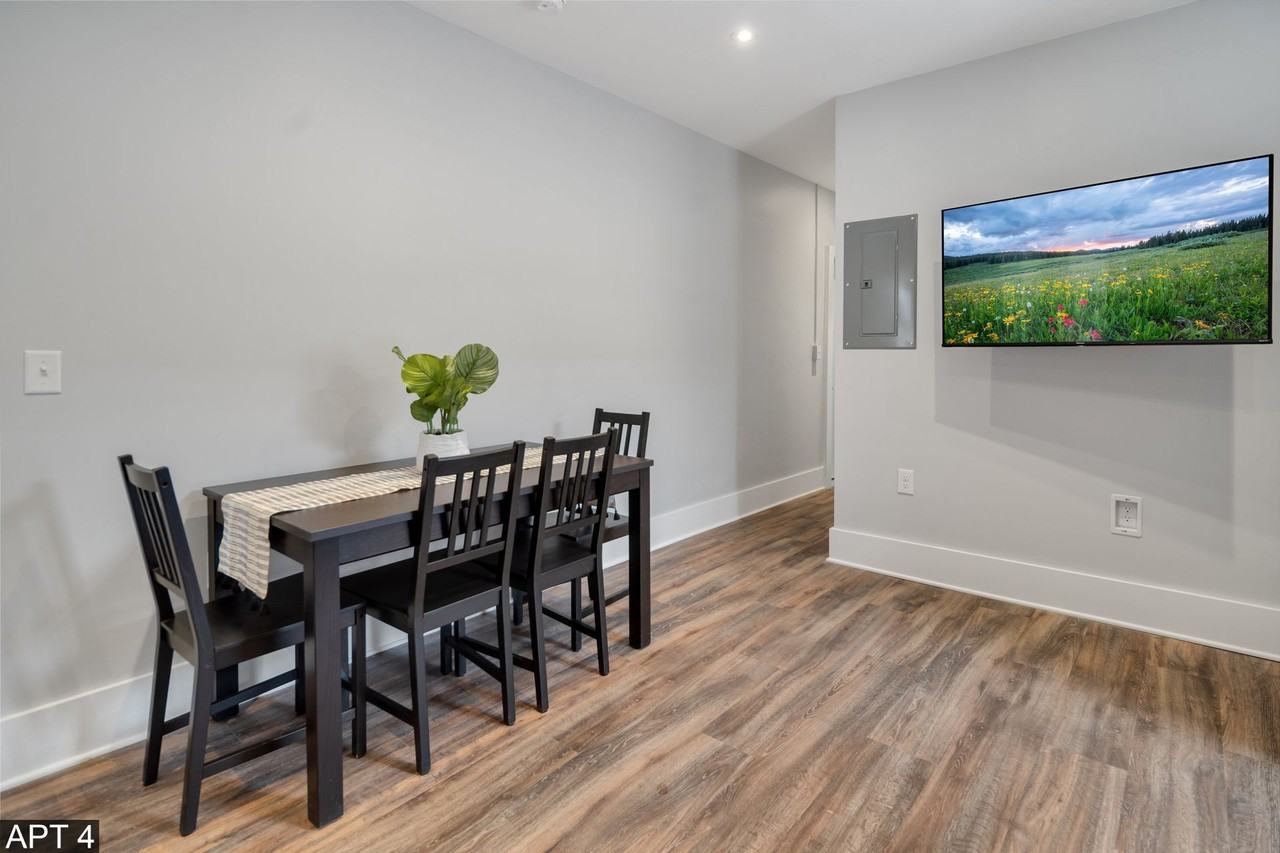 308 Stewart Ave - Photo 7 of 14