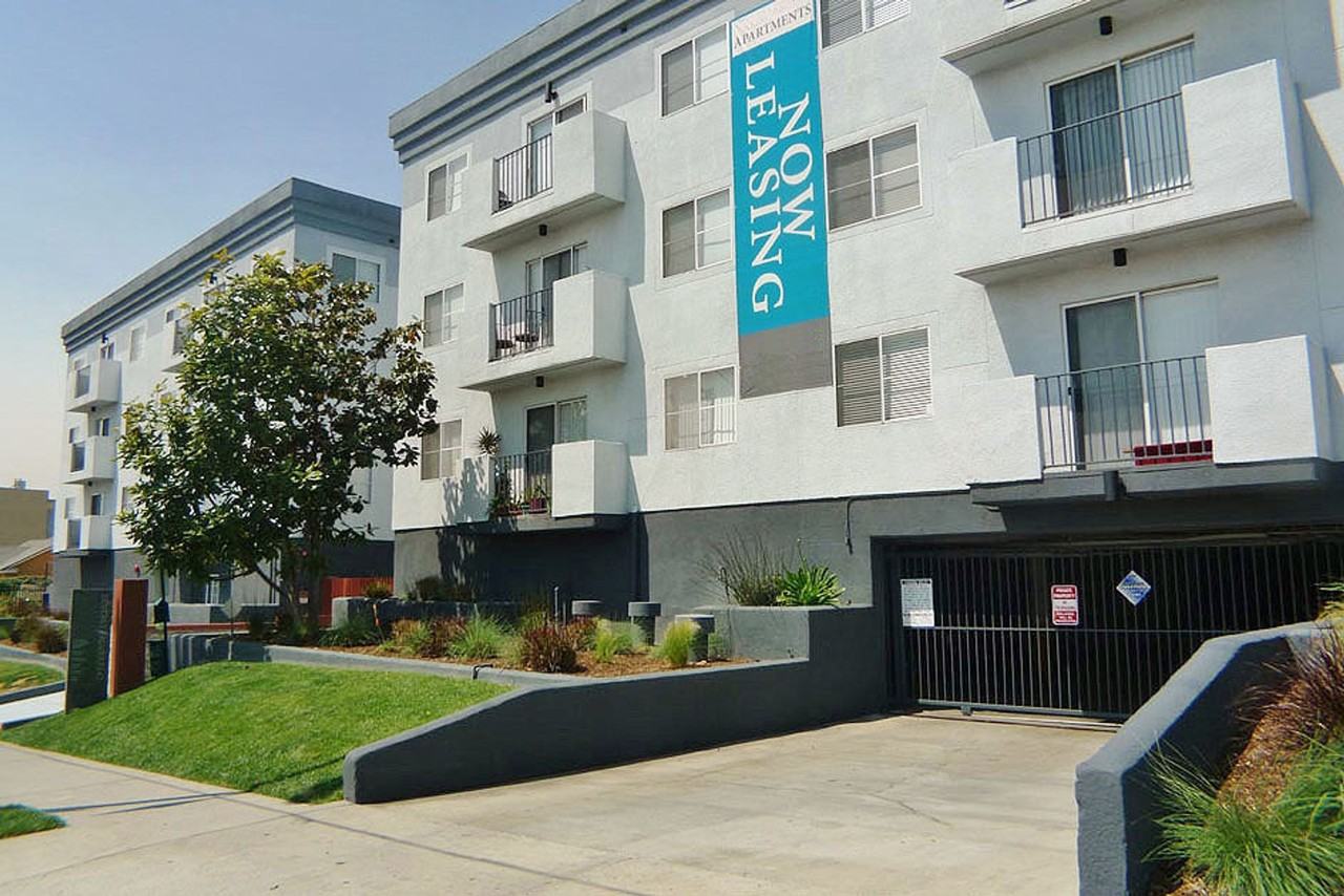 Villa De Adel - Photo 2 of 50