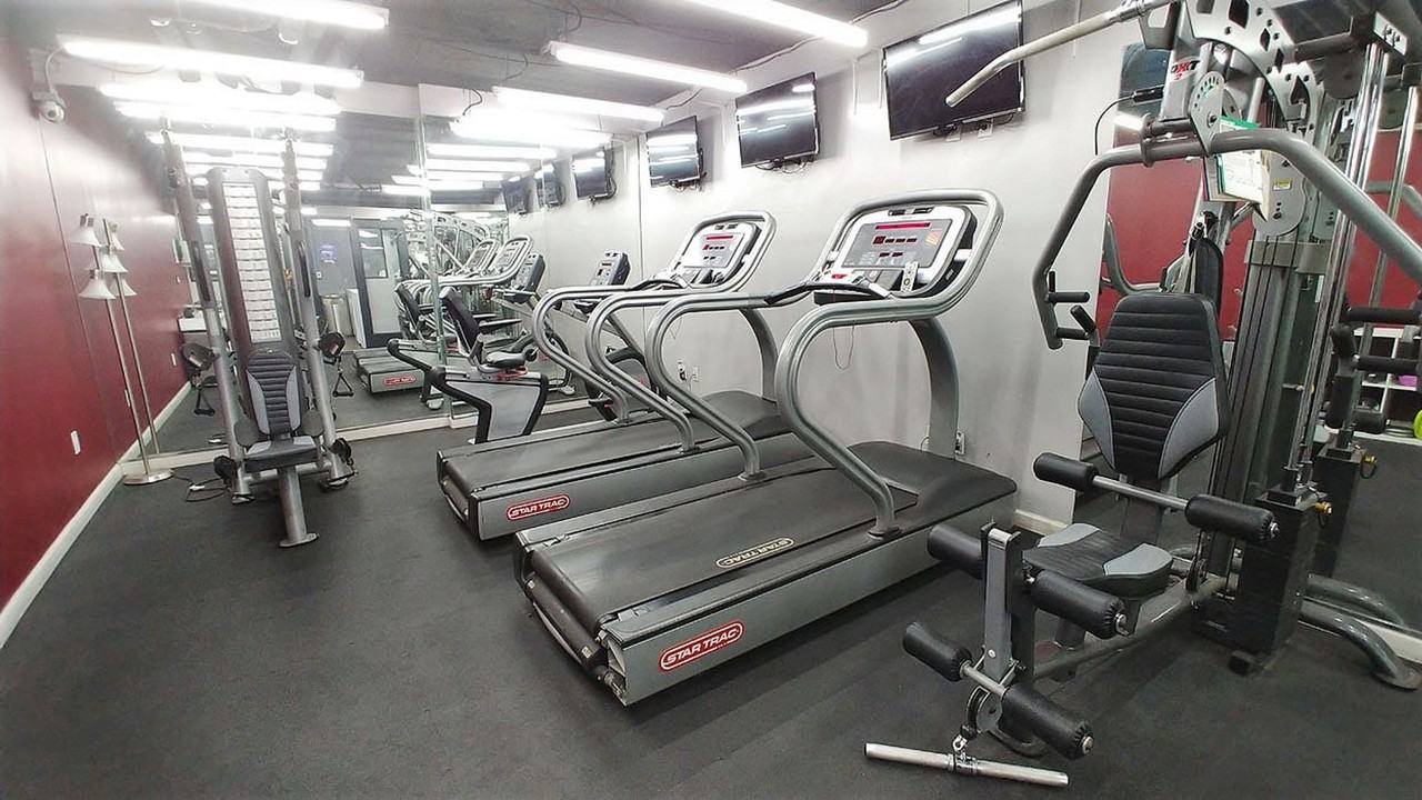 Villa De Adel - Photo 4 of 50