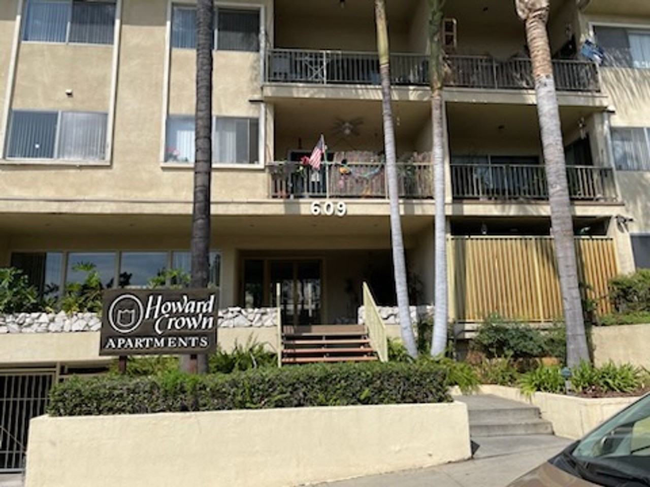 068 - Howard Crown - Photo 2 of 5