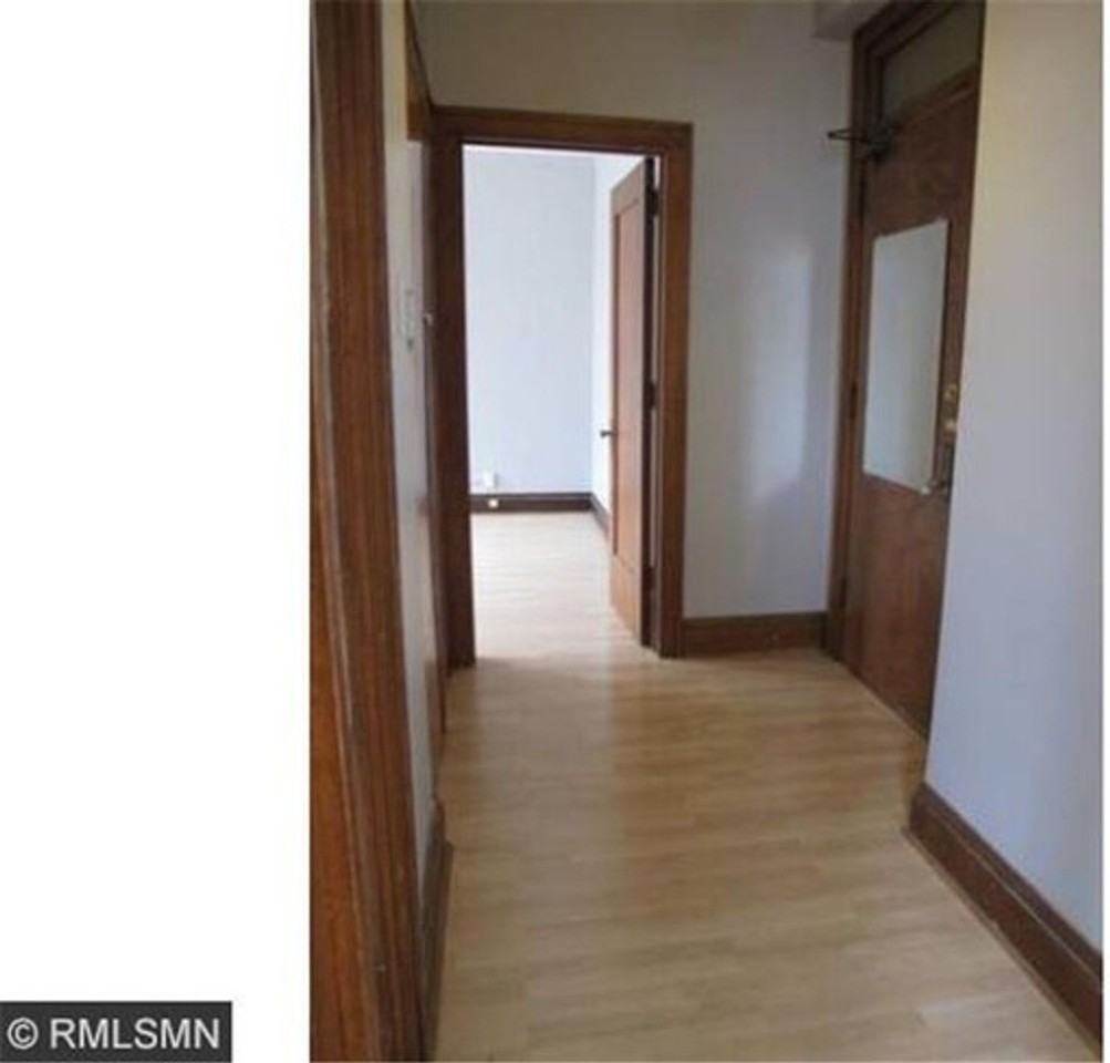 Soleil Apartments - Photo 3 of 9