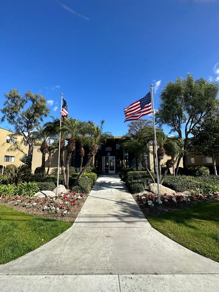 The Shade Tree Apartments - Photo 3 of 24