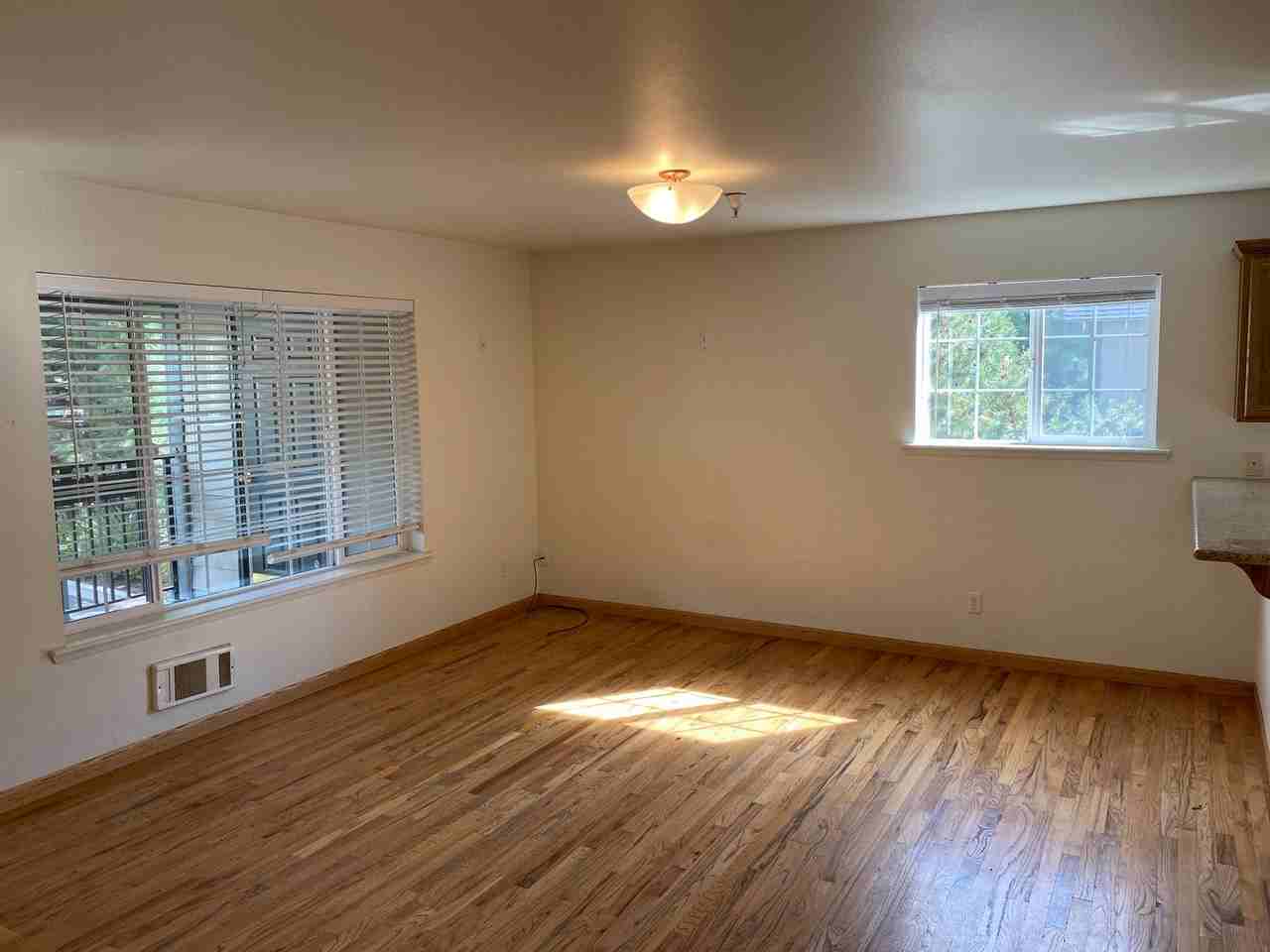 m1965 - Photo 4 of 34