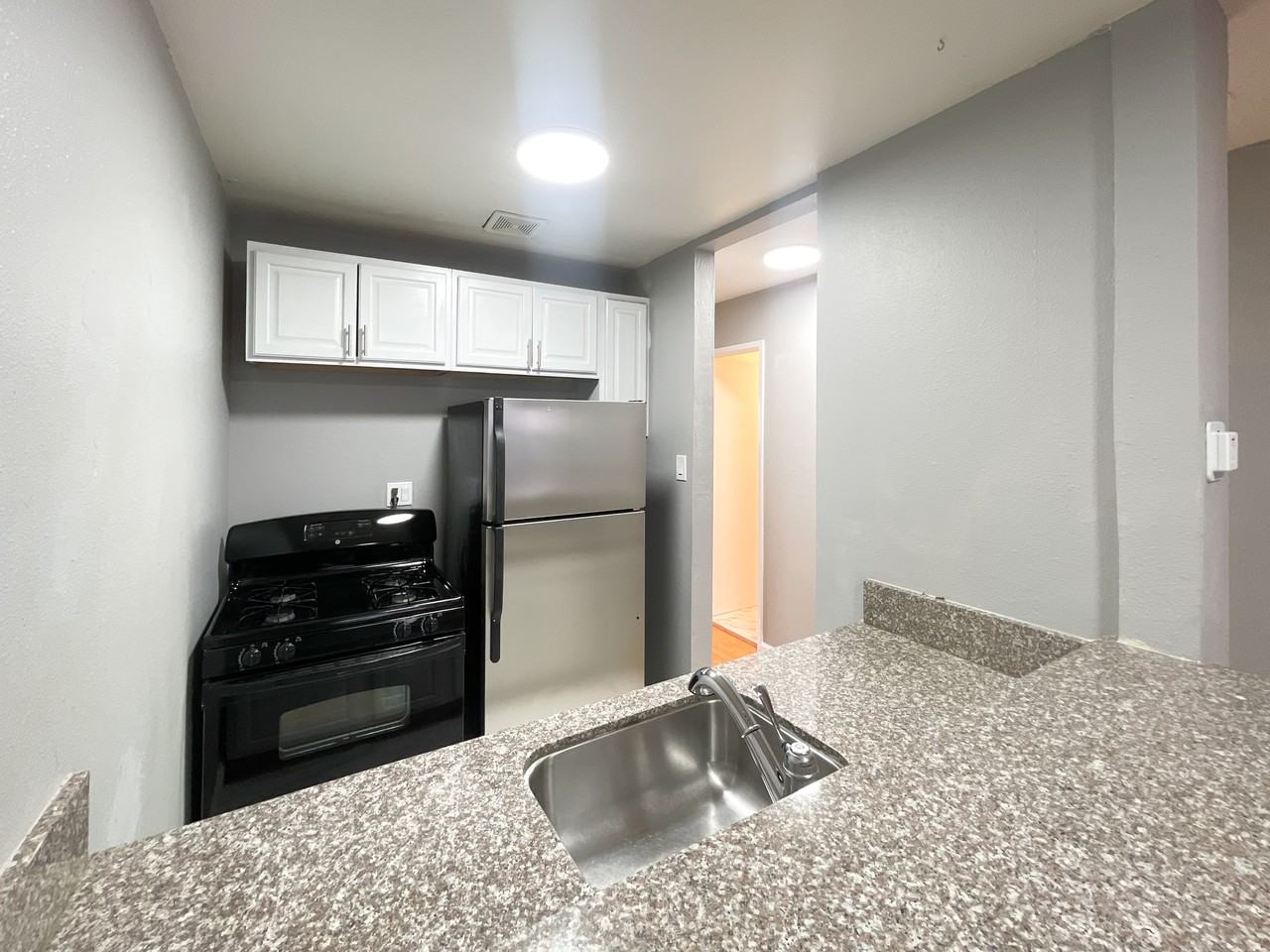 3025 Park - Photo 7 of 9