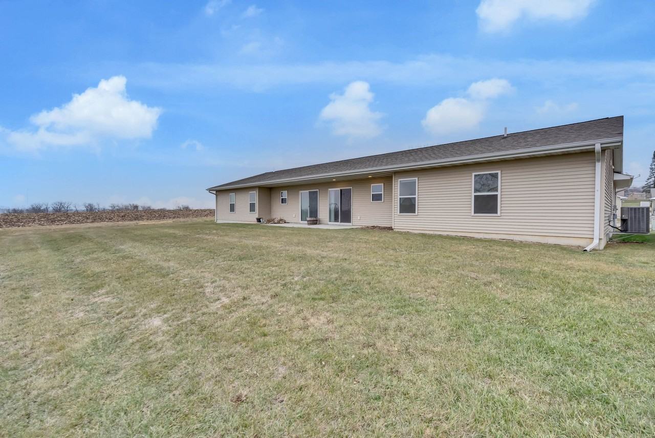 5480 Summerland Dr - Photo 3 of 3