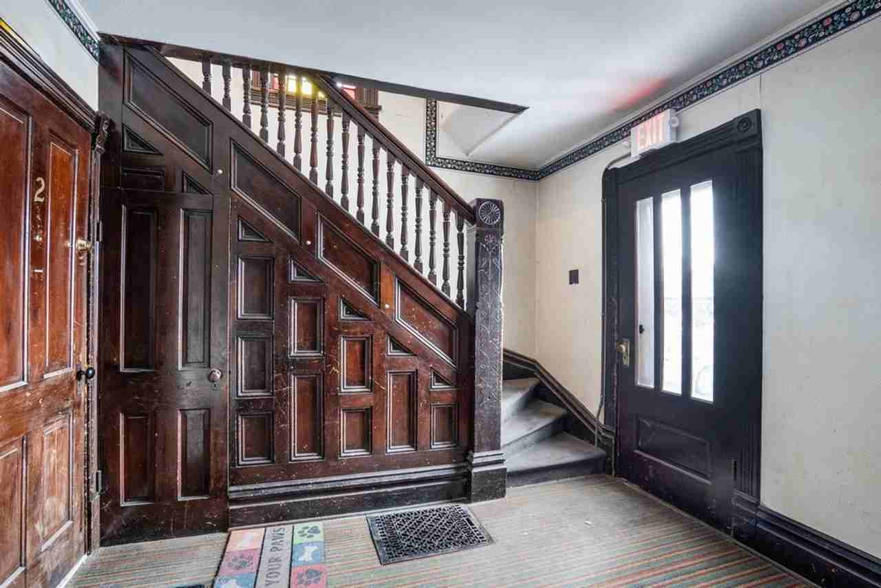 1928 College St - Photo 4 of 4