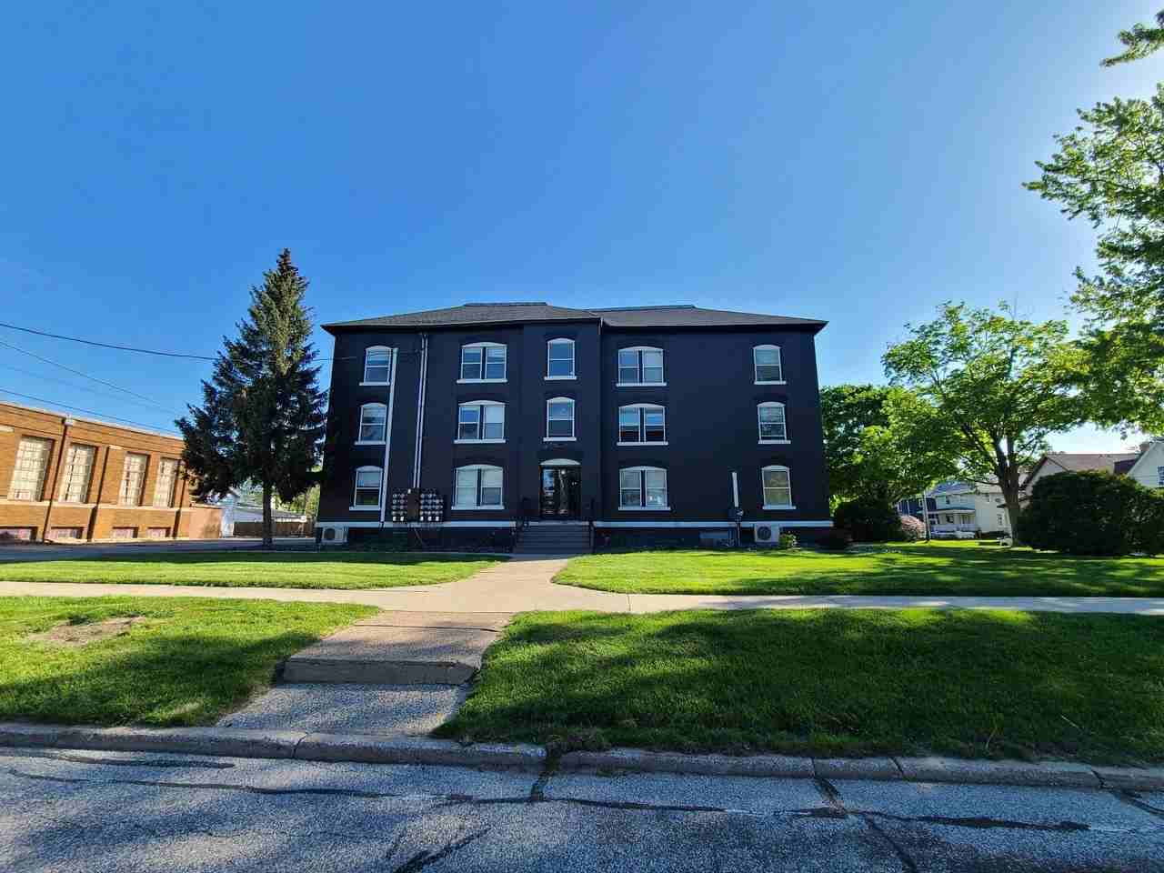 917 Pearl Street - Photo 2 of 3