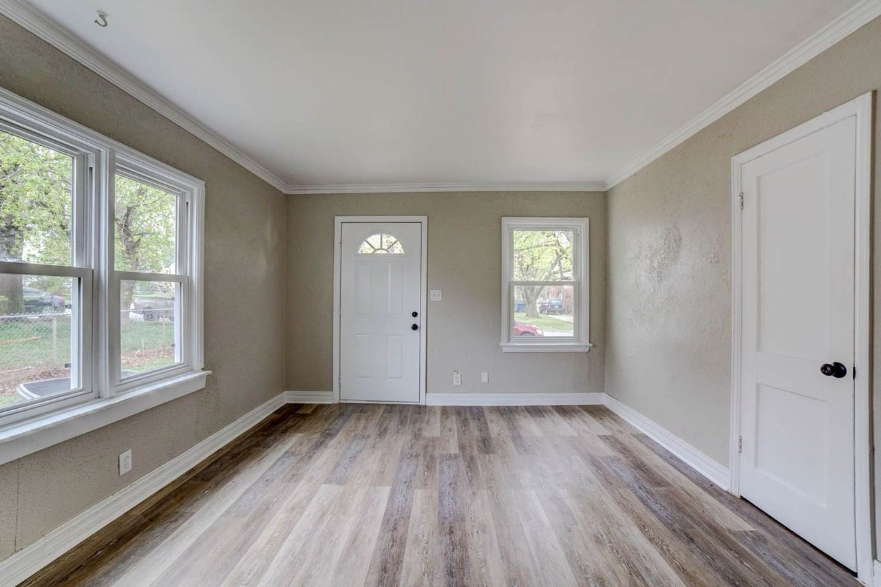 Newly Renovated Duplex! - Photo 5 of 16