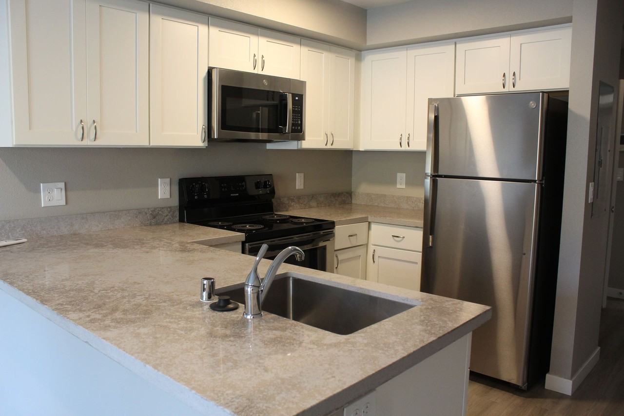 North Gateway Apartments Boutique Living! - Photo 4 of 6