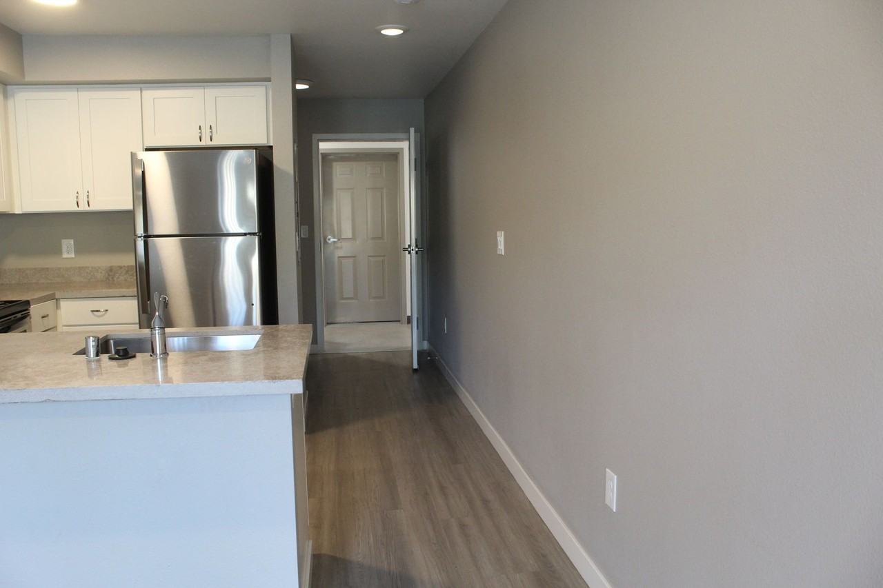 North Gateway Apartments Boutique Living! - Photo 5 of 6