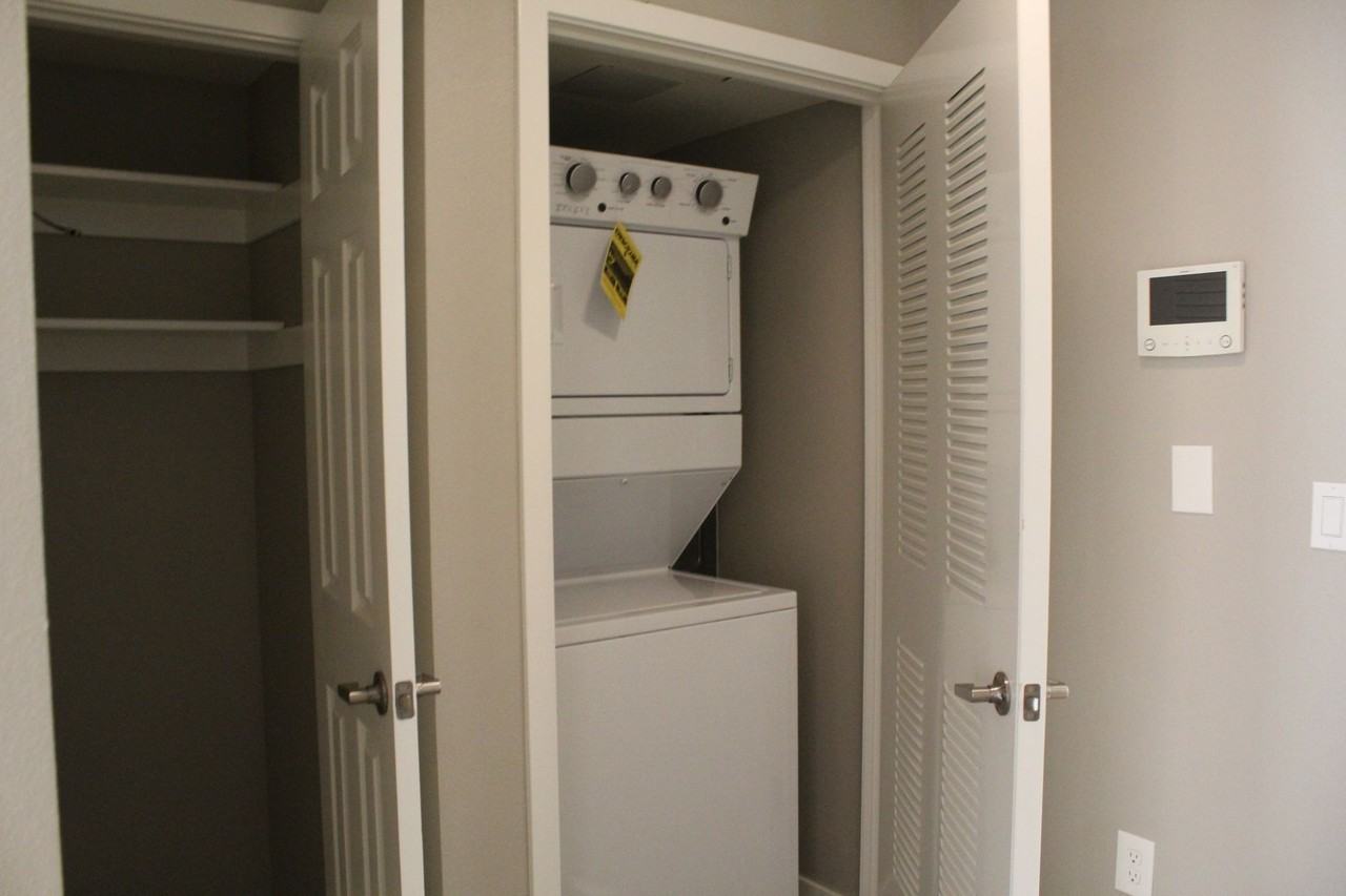 North Gateway Apartments Boutique Living! - Photo 6 of 6