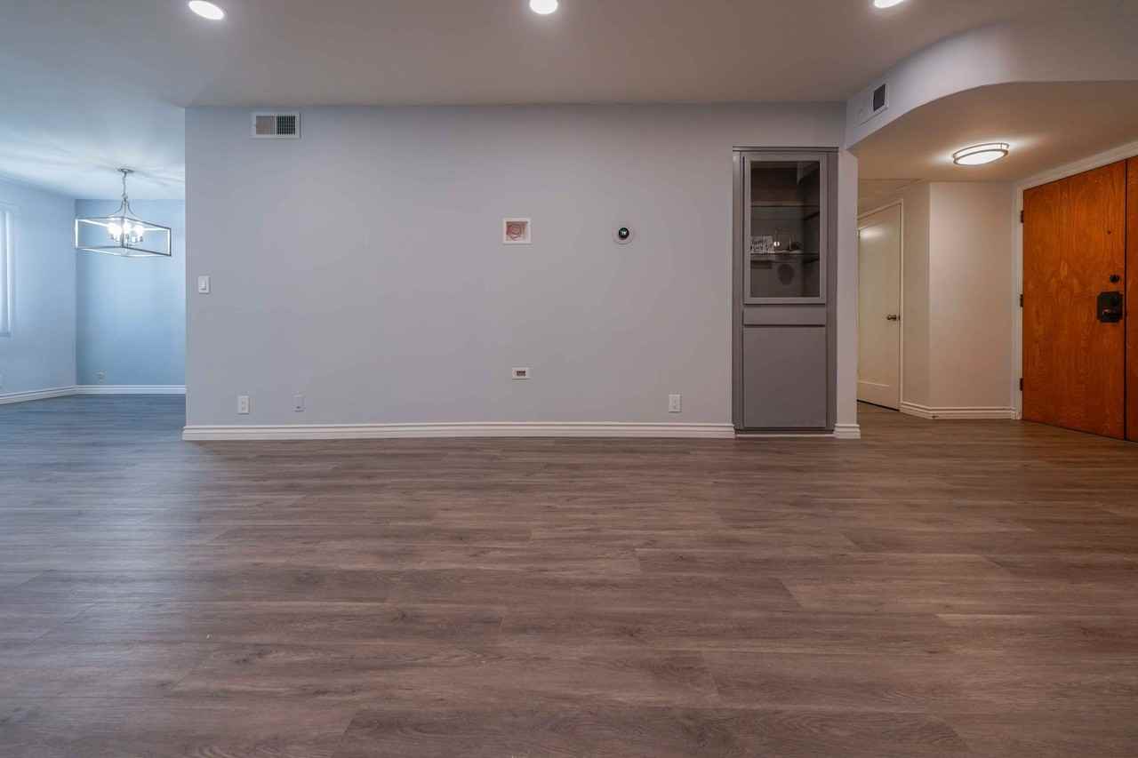 712King - Photo 5 of 48