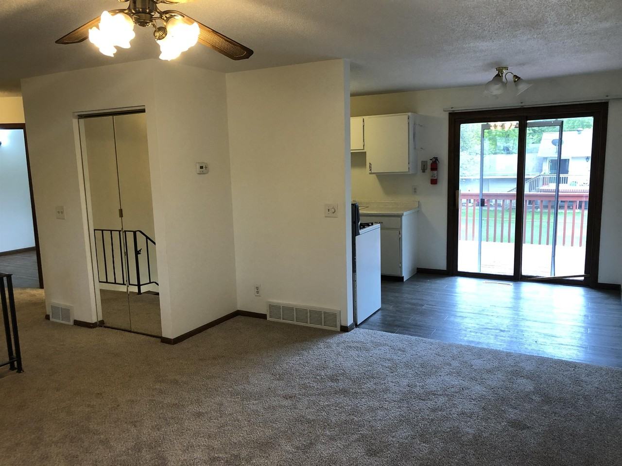 1412 Osborne Rd Ne #0 - Photo 2 of 11