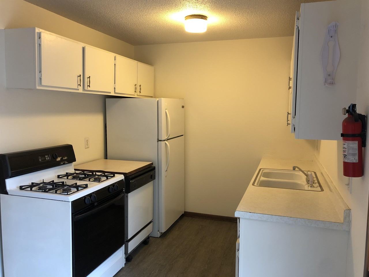 1412 Osborne Rd Ne #0 - Photo 4 of 11