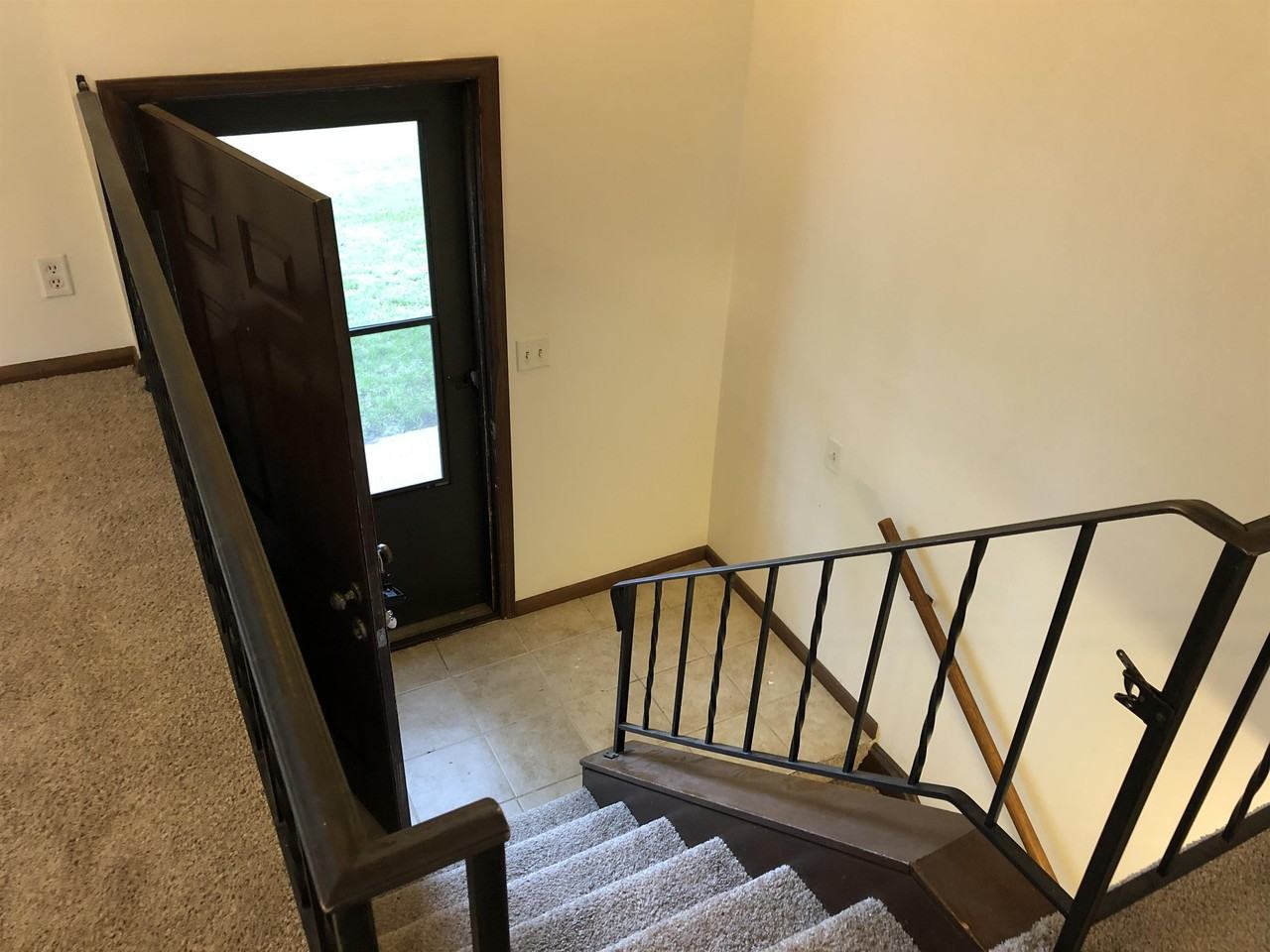 1412 Osborne Rd Ne #0 - Photo 6 of 11