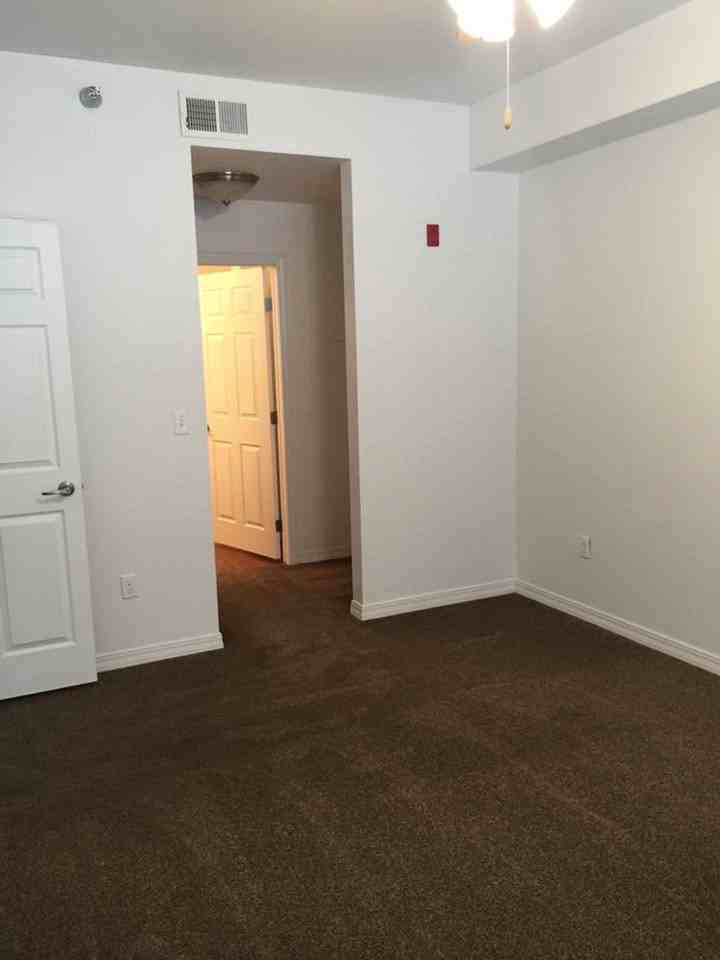 Fox Hills Apartment - Photo 6 of 10