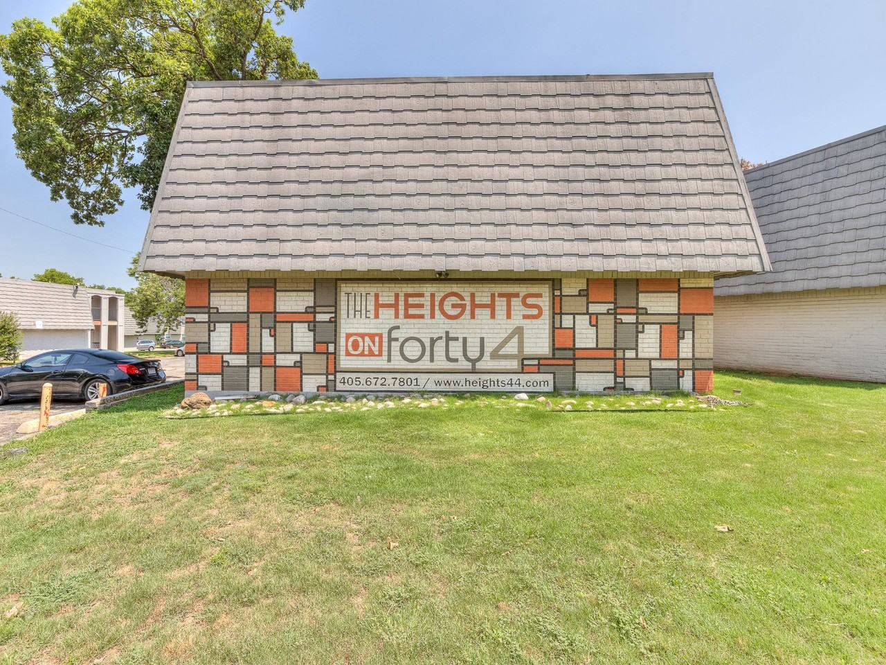 Heights On 44th - Photo 7 of 8