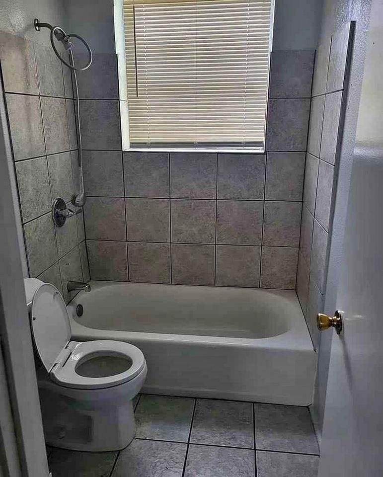 1584 W. 31st St - Photo 2 of 7