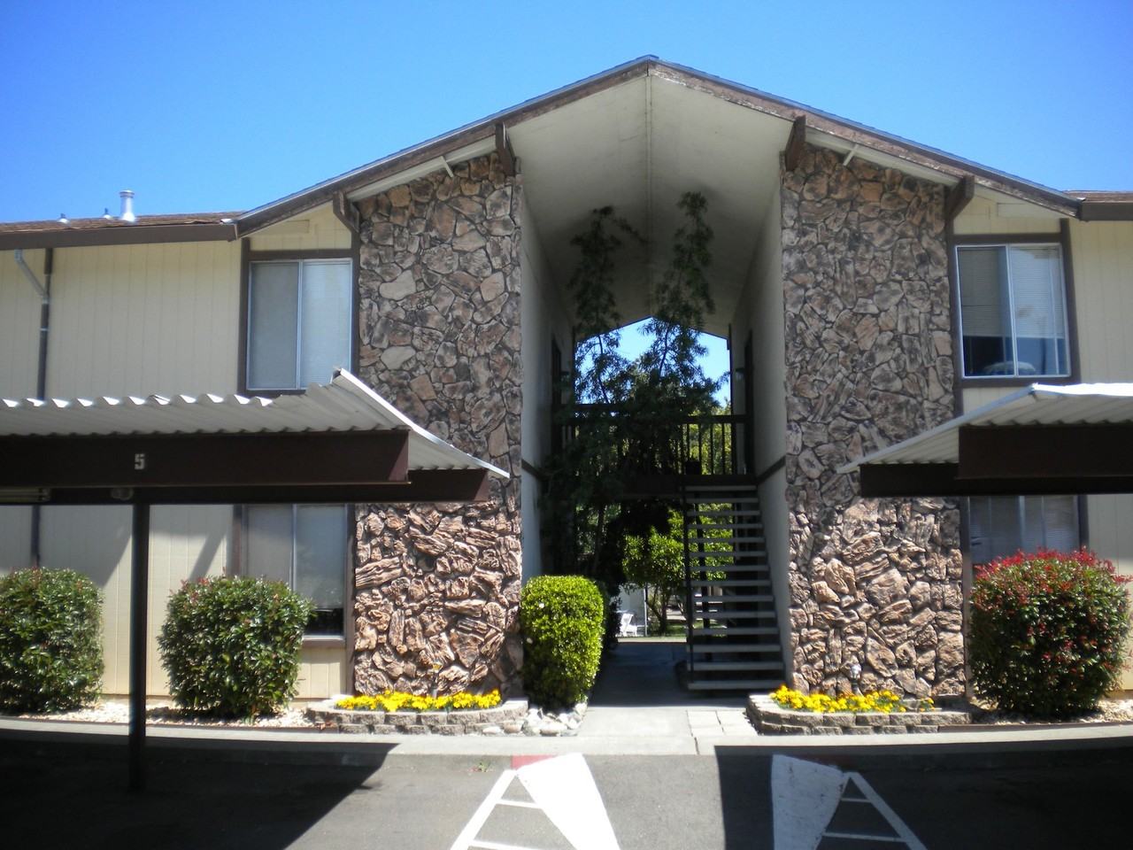 Forest Creek Apartments - Photo 5 of 22