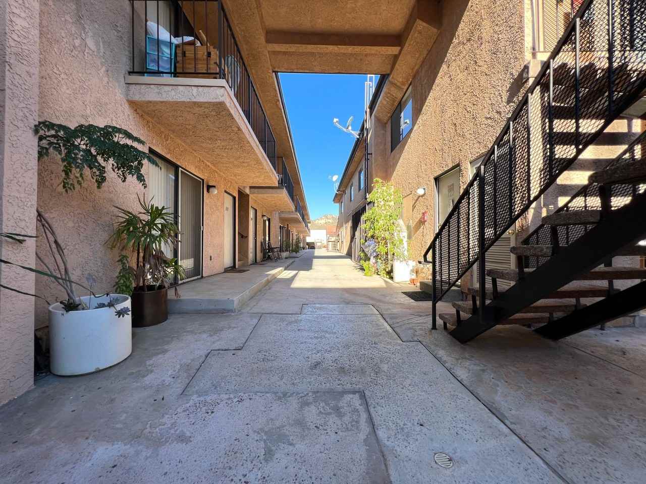 31727 Ridge Route Road - Photo 2 of 4