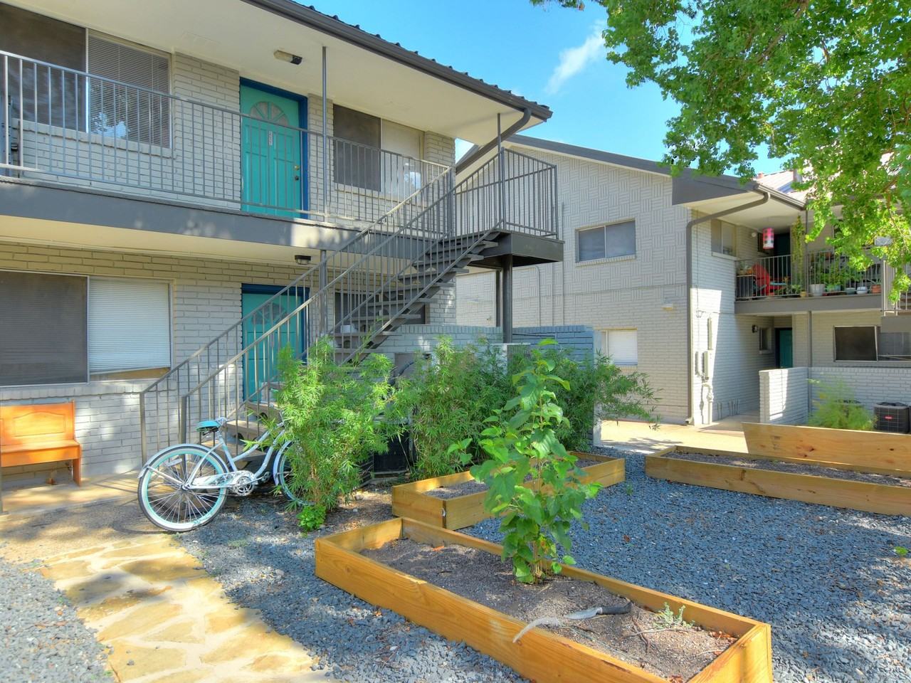 Tarrytown Flats - Photo 3 of 9