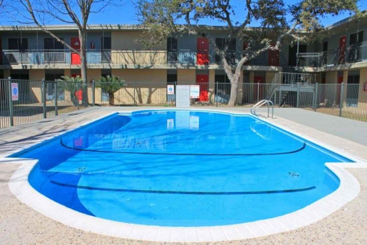 Hamilton Place Apartments - Photo 3 of 39