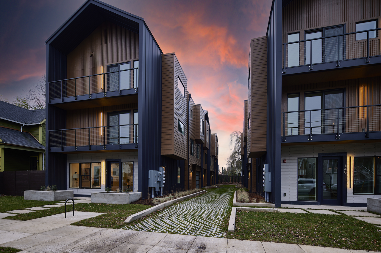 NE Sacramento (3225) Apartments 140 Ne Sacramento St, Portland, OR