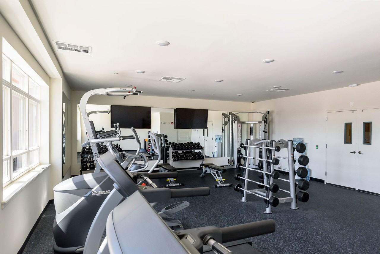 Meridia Metro - Photo 4 of 21