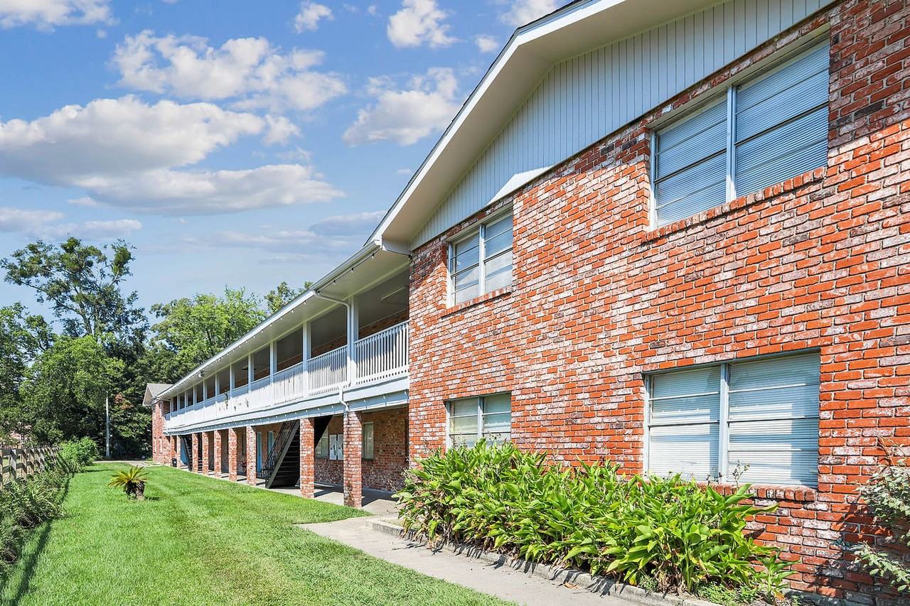 Stadium View Apartments LLC 2750 Alaska St, Baton Rouge, LA 70802