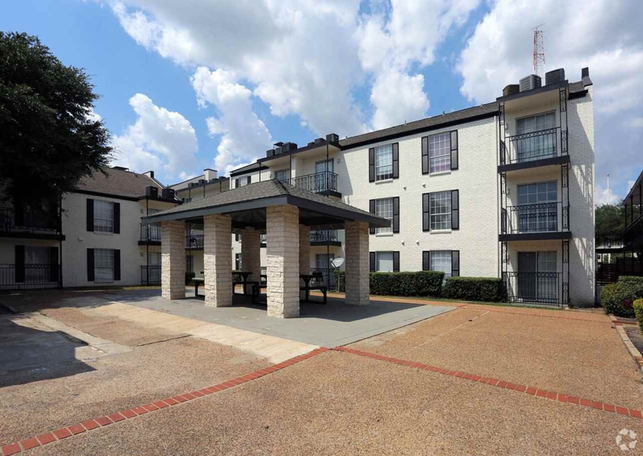 Fifteen Forty - Photo 2 of 6