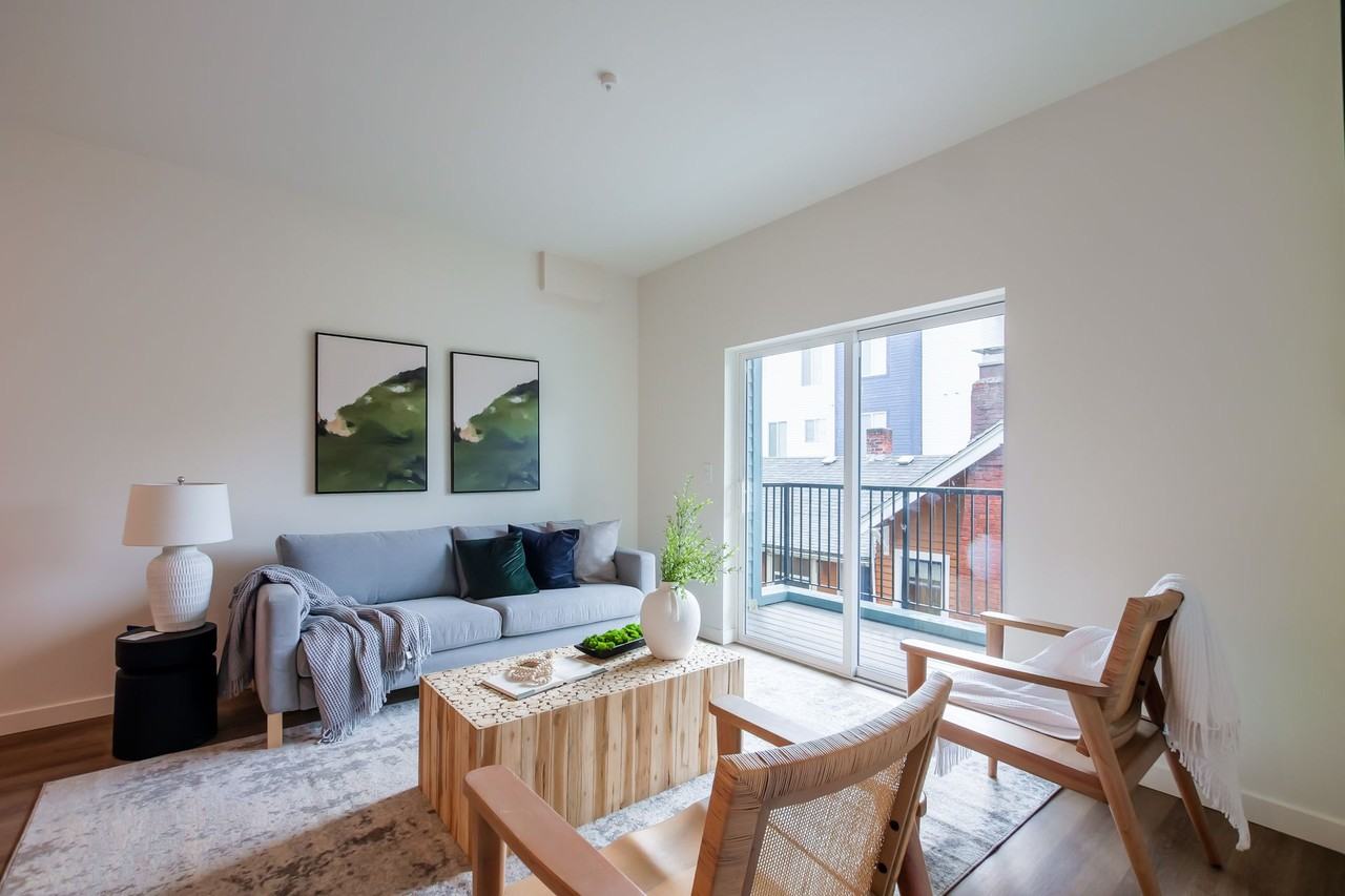 Peyton Place - Photo 5 of 21