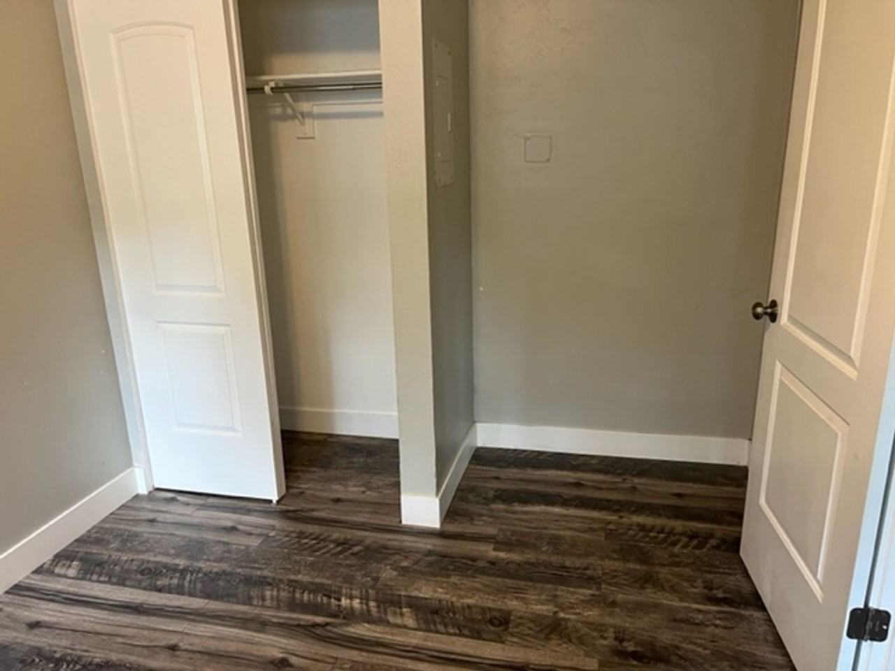 Beautifully updated apartment - Photo 6 of 8