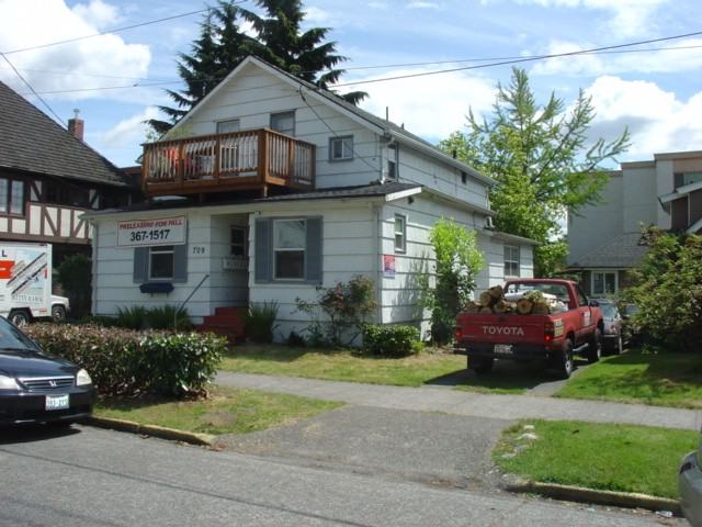 4-unit Apartment right in the heart of the University of Washington - Photo 3 of 12
