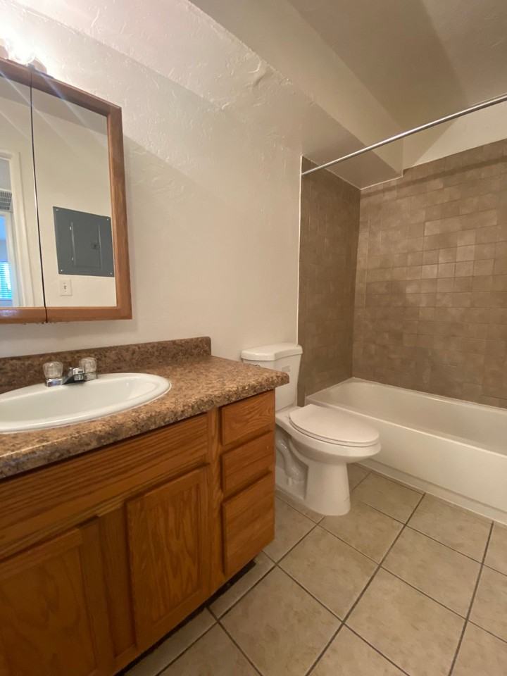 Fresh new look at Orange Blossom Apartments! - Photo 2 of 24