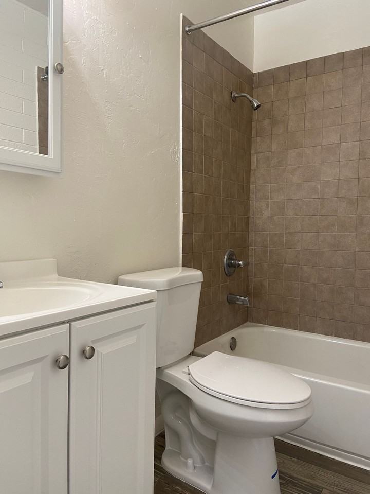 Fresh new look at Orange Blossom Apartments! - Photo 4 of 24