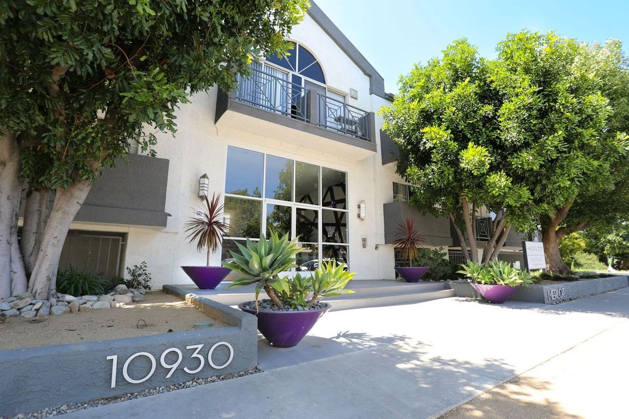 Merlot NoHo - Photo 3 of 9