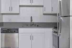 featured image of 520 E Magnolia Blvd