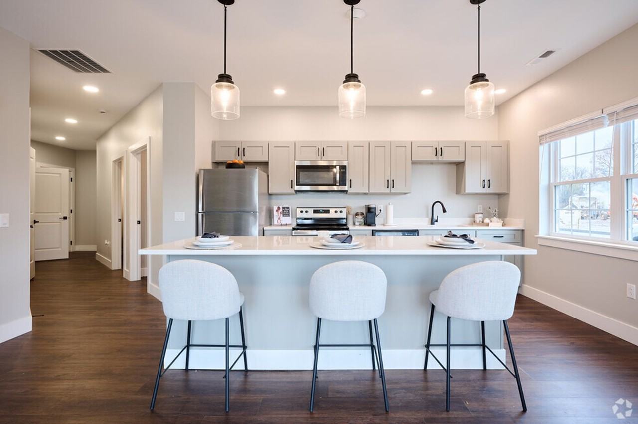 Doud Luxury Apartment Homes - Photo 3 of 35