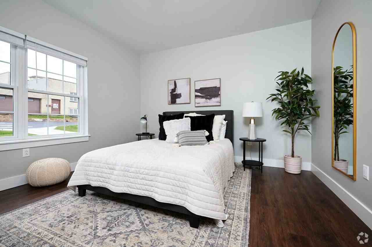 Doud Luxury Apartment Homes - Photo 4 of 35